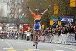 Laurens Ten Dam wins the first stage of the Criterium International 2008